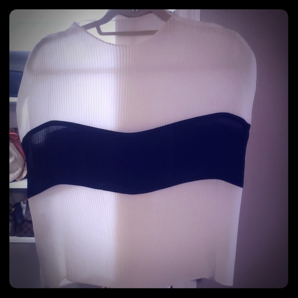 Sleeveless blouse